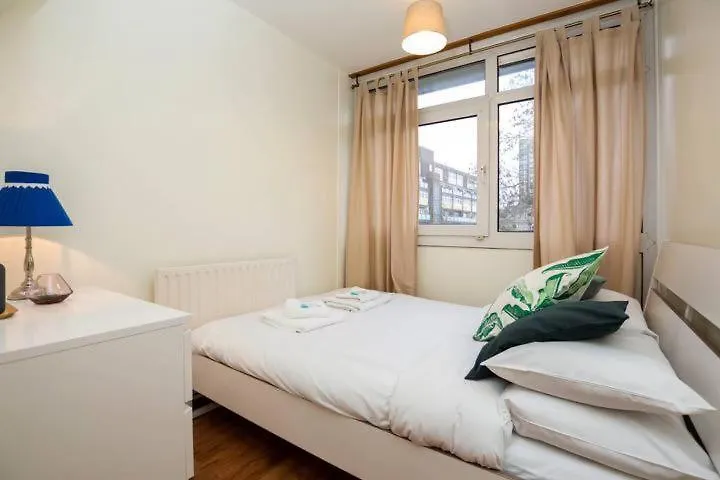 3 Bedroom Flat In Central Londra Appartamento
