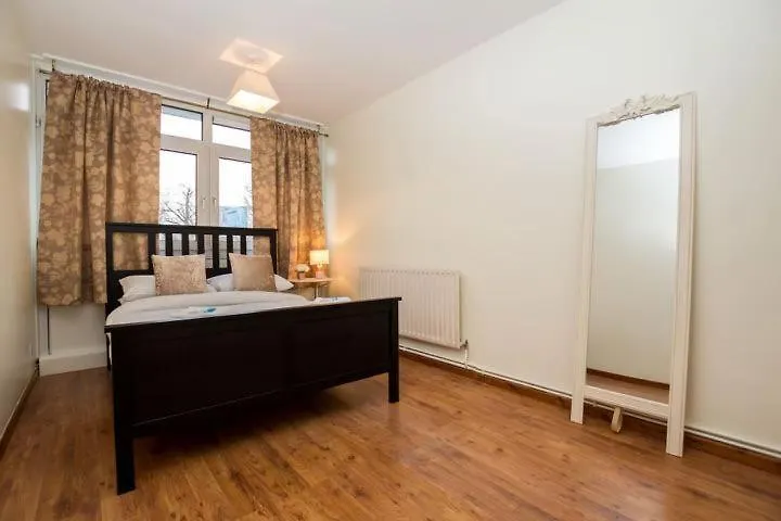 Appartamento 3 Bedroom Flat In Central Londra