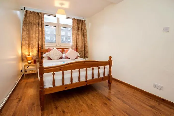 3 Bedroom Flat In Central Londra
